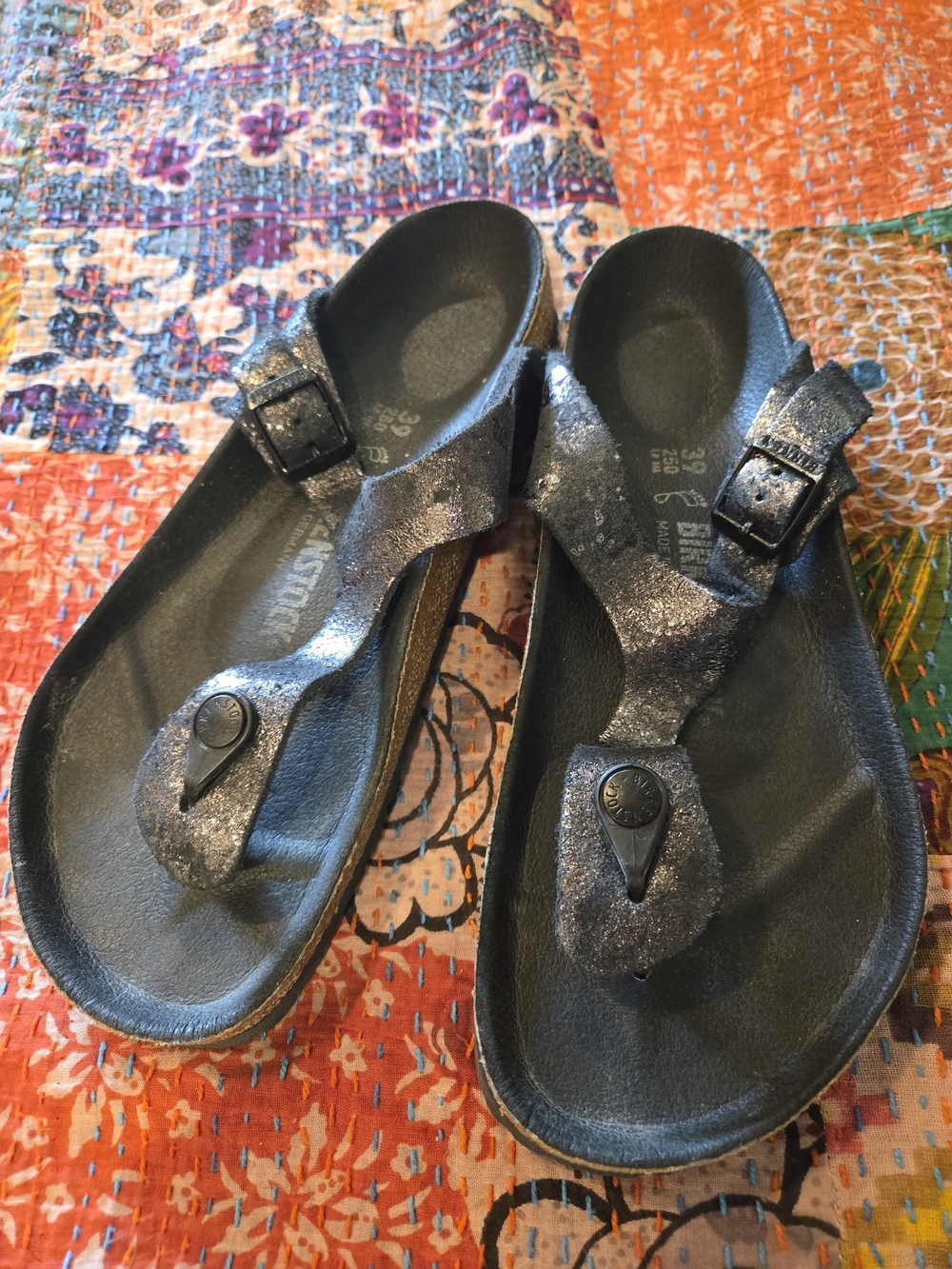 BIRKENSTOCK GIZEH Black Shimmer Sandals with Buckle